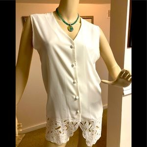 Alyssa Maxx Vintage, White Sleeveless Blouse/ Vest